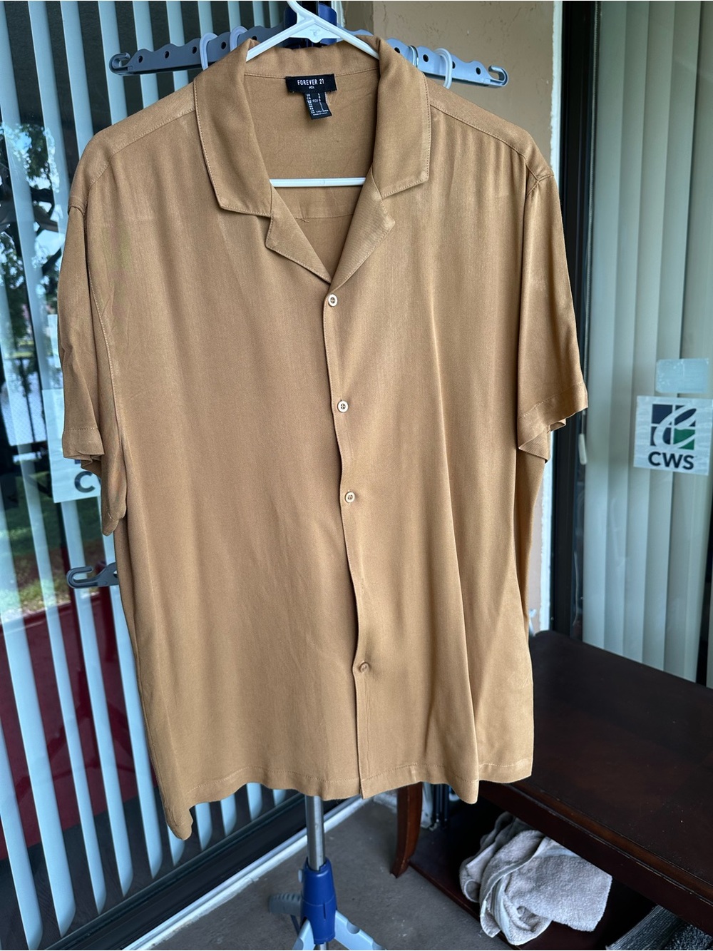Forever 21 Men’s Tan Short-Sleeve Camp Collar Button-Down Shirt